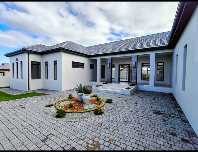 4 BEDROOM HOUSE FOR SALE IN FOUNTAINS ESTATE